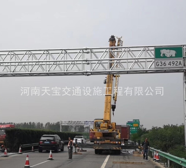 高速ETC門架桿廠家|高速龍門架標(biāo)桿廠|ETC門架桿生產(chǎn)廠家